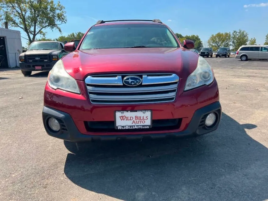 2013 Subaru Outback 2.5i Premium photo 1