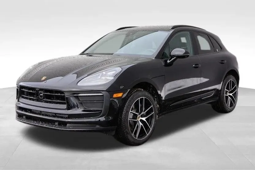 2025 Porsche Macan T photo 1
