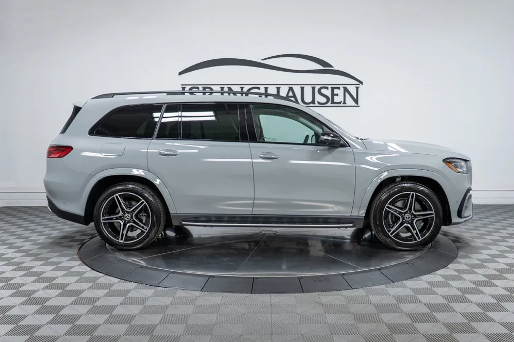 2026 Mercedes Benz GLS 450 4MATIC photo 1