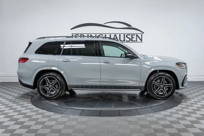 2026 Mercedes Benz GLS 450 4MATIC photo 1