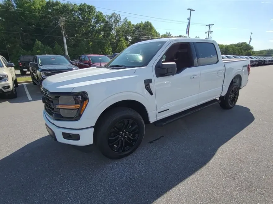 2025 Ford F-150 XLT photo 1