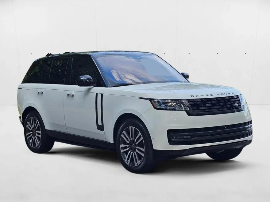 2023 Land Rover Range Rover SE photo 1
