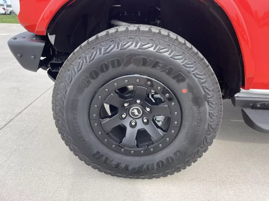 2025 Ford Bronco First Edition photo 10
