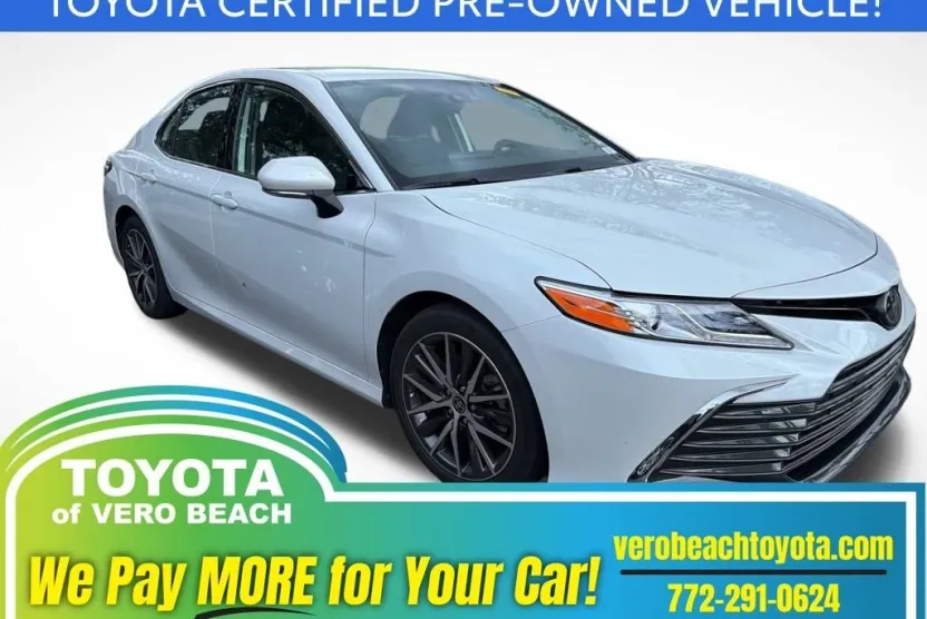 2023 Toyota Camry XLE photo 1
