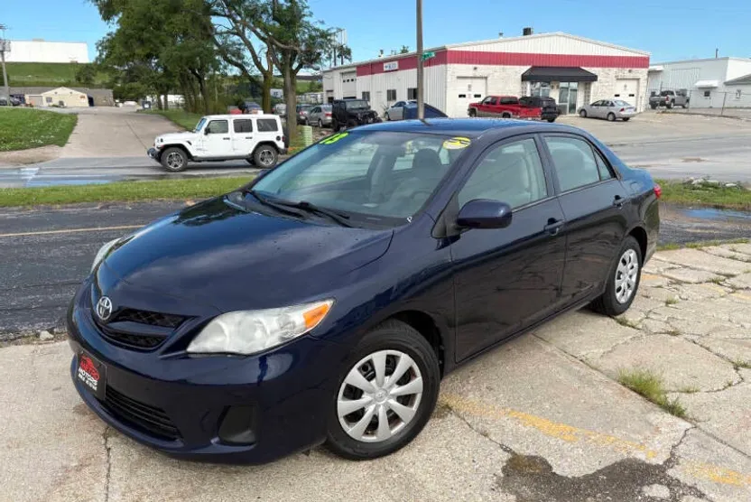 2013 Toyota Corolla L photo 1