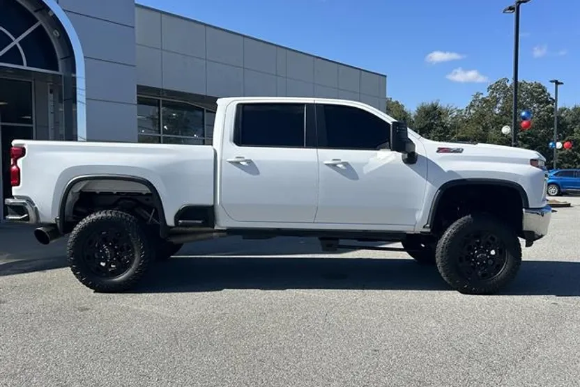 2021 Chevrolet Silverado 2500HD LT photo 1