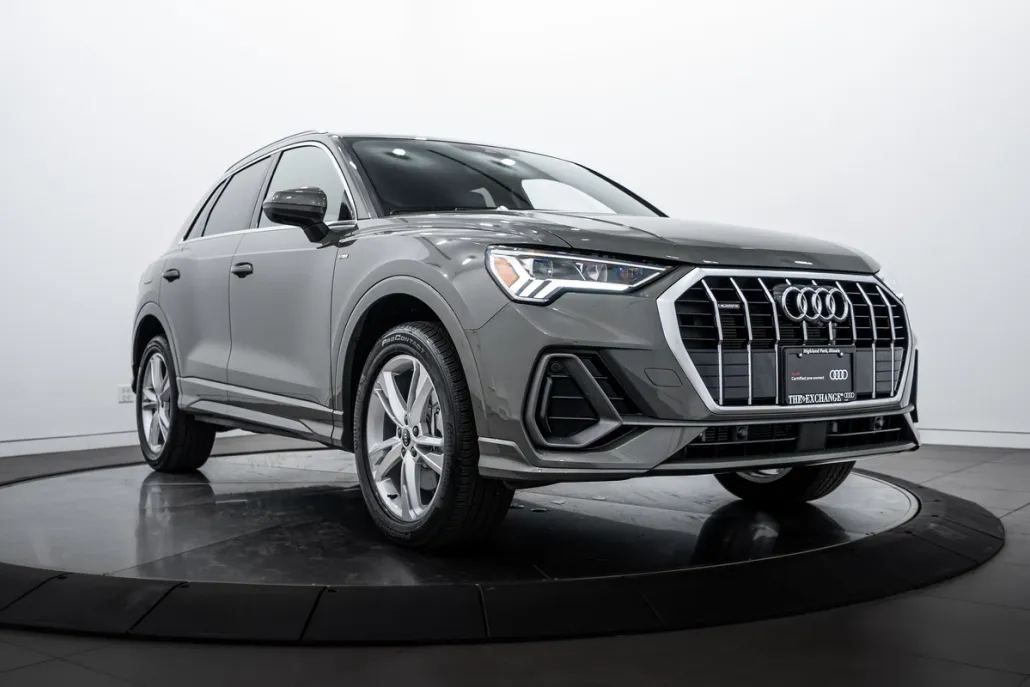 2022 Audi Q3 S line Premium Plus photo 1