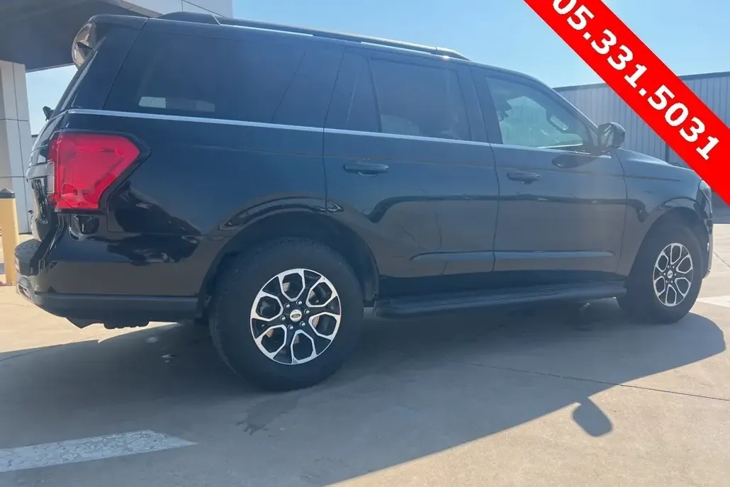 2024 Ford Expedition XLT photo 1