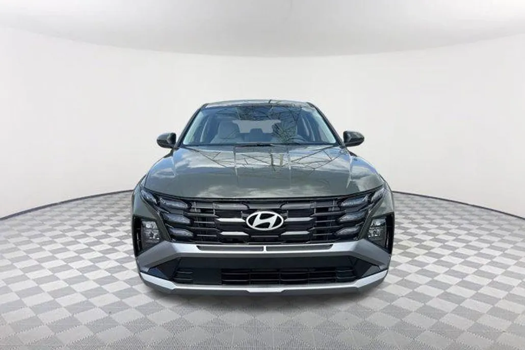 2025 Hyundai Tucson SE photo 1