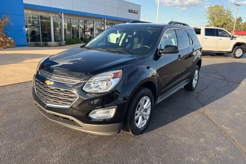 2016 Chevrolet Equinox LT photo 1