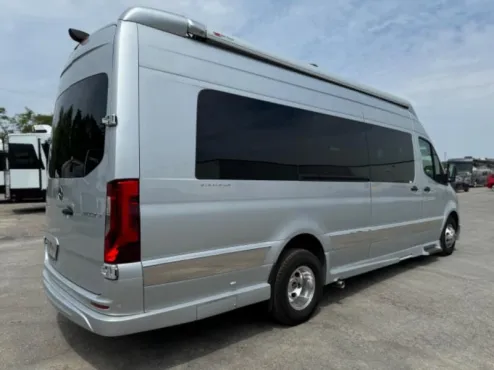 2024 Mercedes Benz Sprinter 3500 photo 4