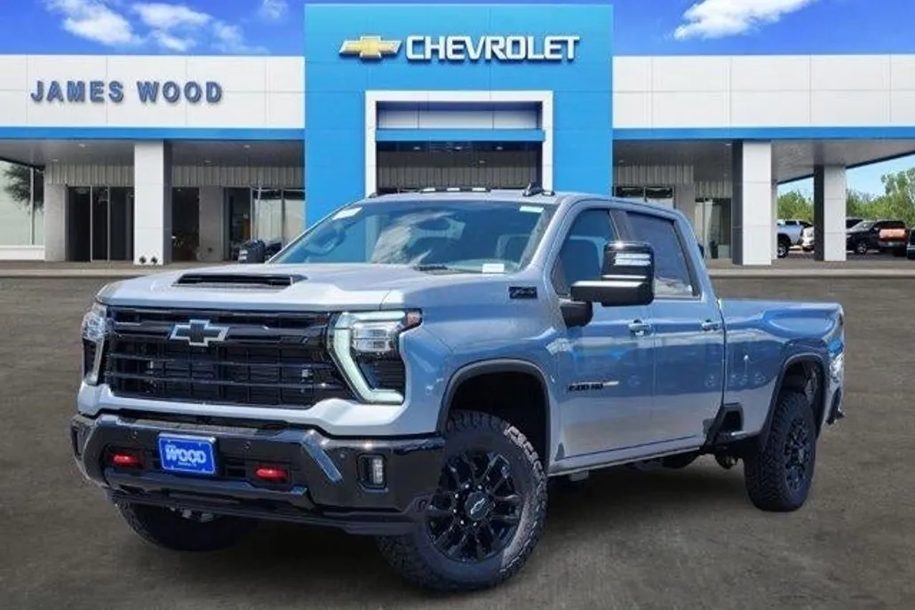2025 Chevrolet Silverado 3500HD LT photo 1