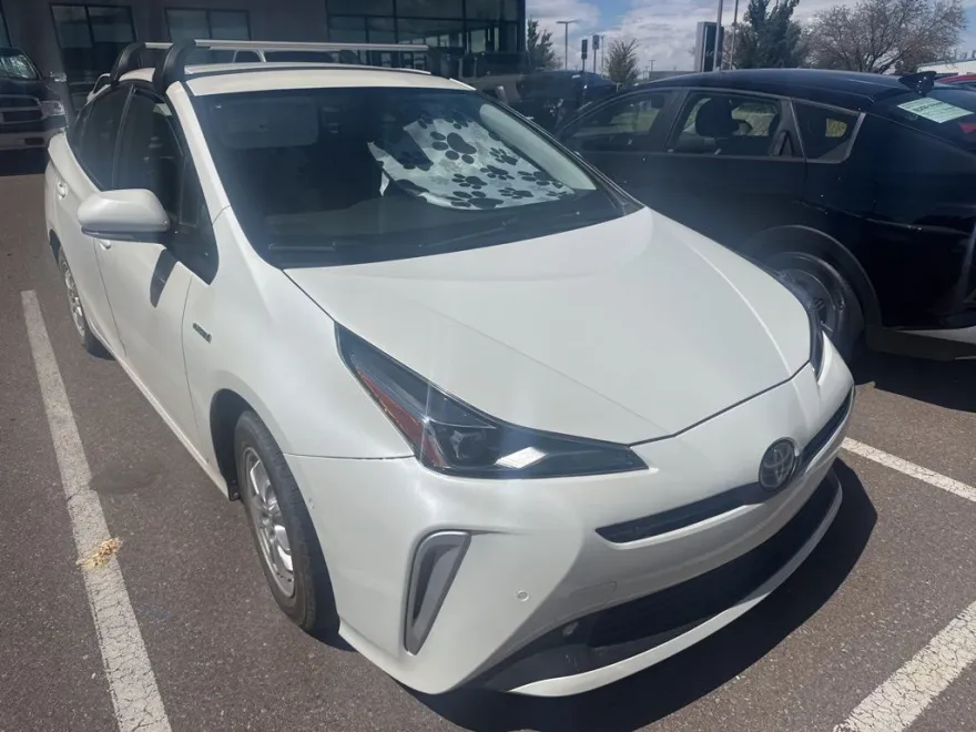 2020 Toyota Prius LE AWD-e photo 1