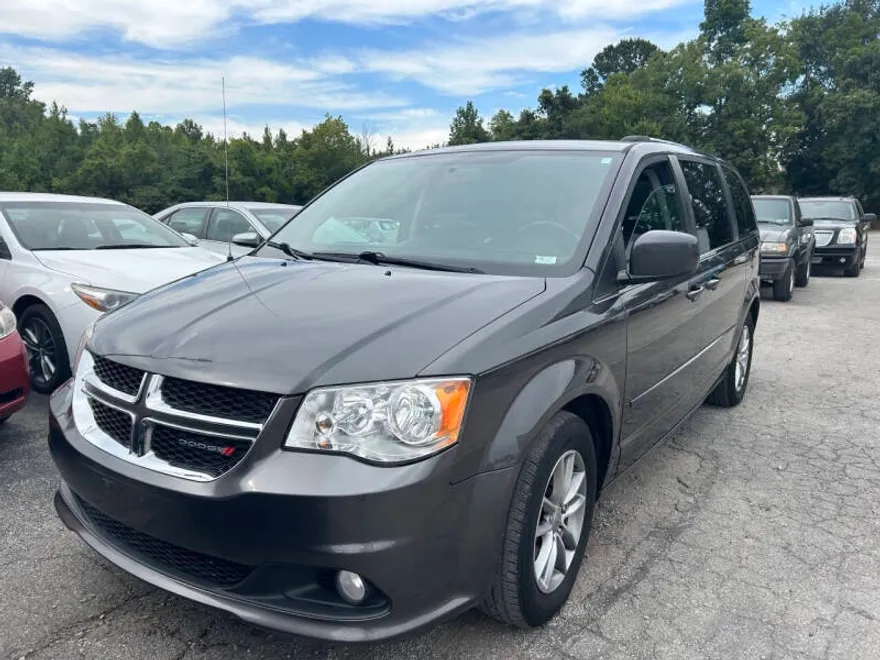 2015 Dodge Grand Caravan SXT Plus photo 1