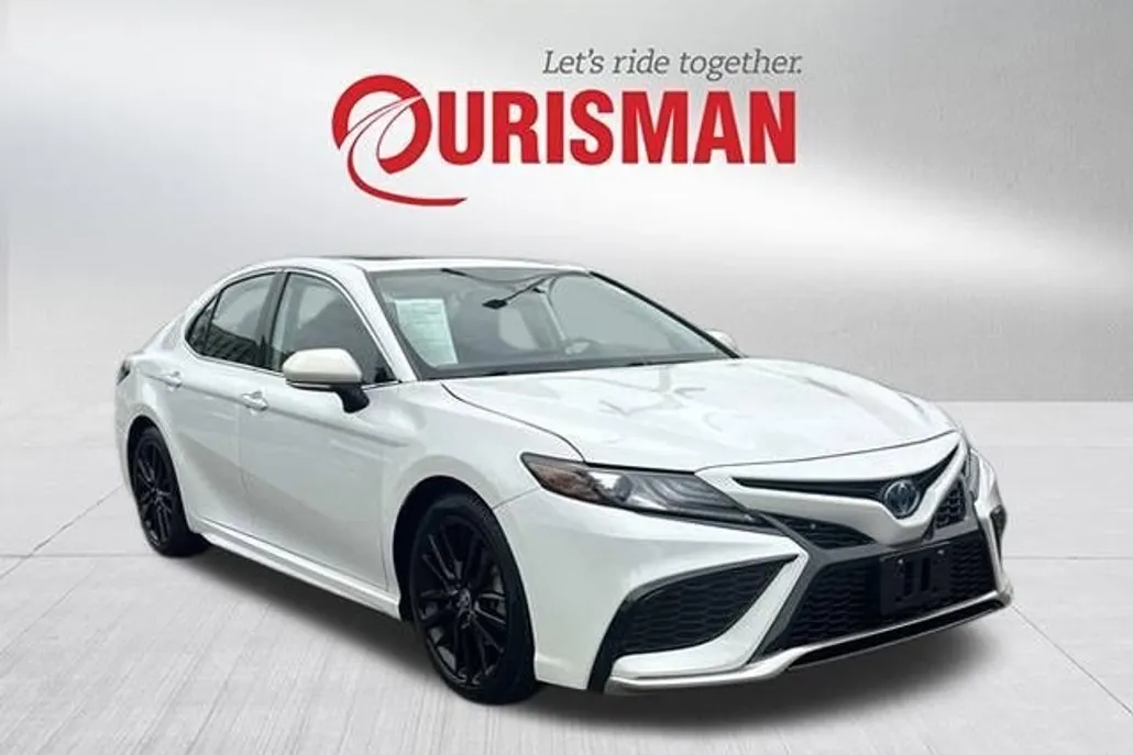2022 Toyota Camry XSE Hybrid photo 1