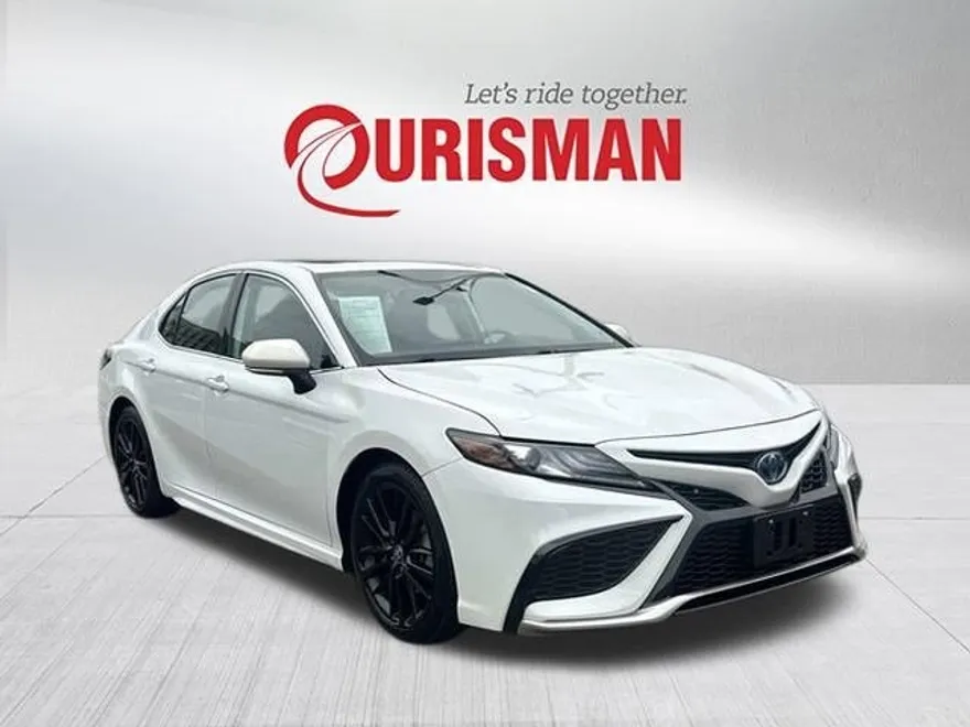 2022 Toyota Camry XSE Hybrid photo 1