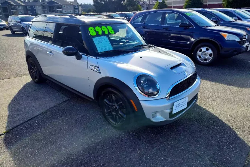 2011 Mini Clubman Base S photo 1