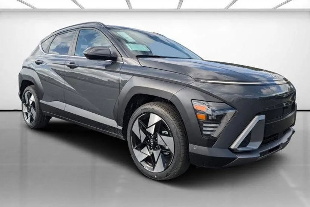 2025 Hyundai Kona SEL photo 1