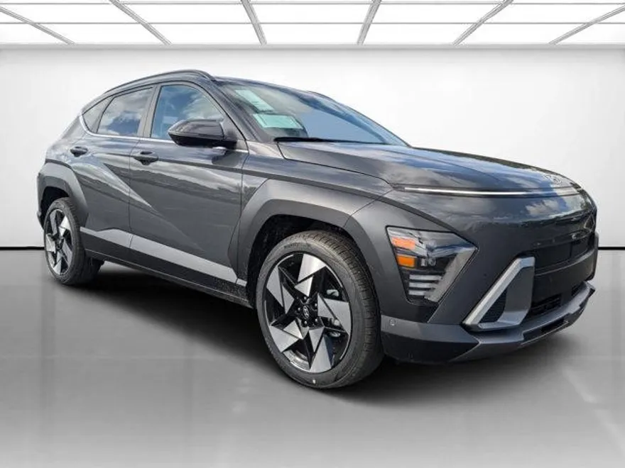 2025 Hyundai Kona SEL photo 1