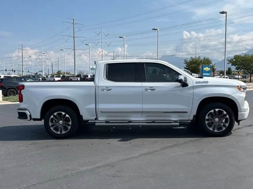 2022 Chevrolet Silverado 1500 High Country photo 1