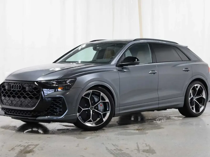 2025 Audi RS Q8 photo 1