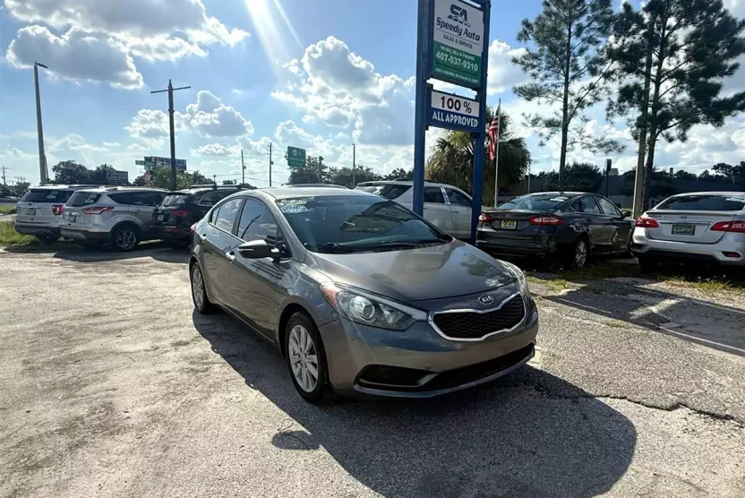 2016 Kia Forte LX photo 1