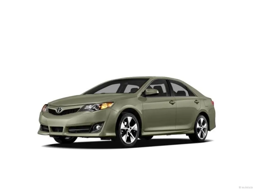 2012 Toyota Camry LE photo 1