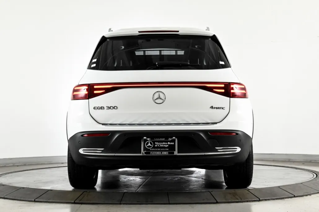 2025 Mercedes Benz EQB 300 4MATIC photo 1