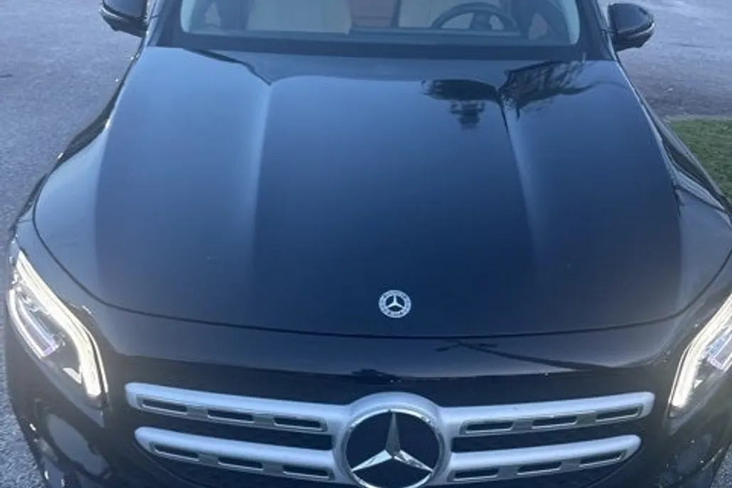 2023 Mercedes Benz GLB 250 photo 1