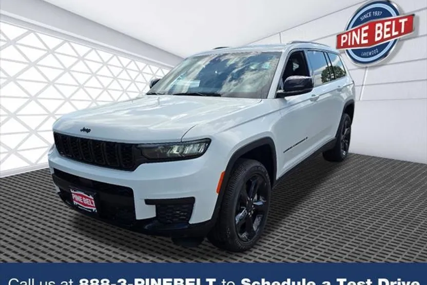2025 Jeep Grand Cherokee Laredo Altitude photo 1