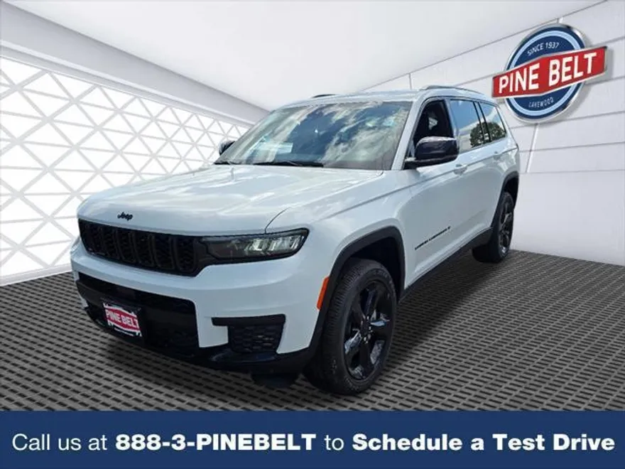 2025 Jeep Grand Cherokee Laredo Altitude photo 1