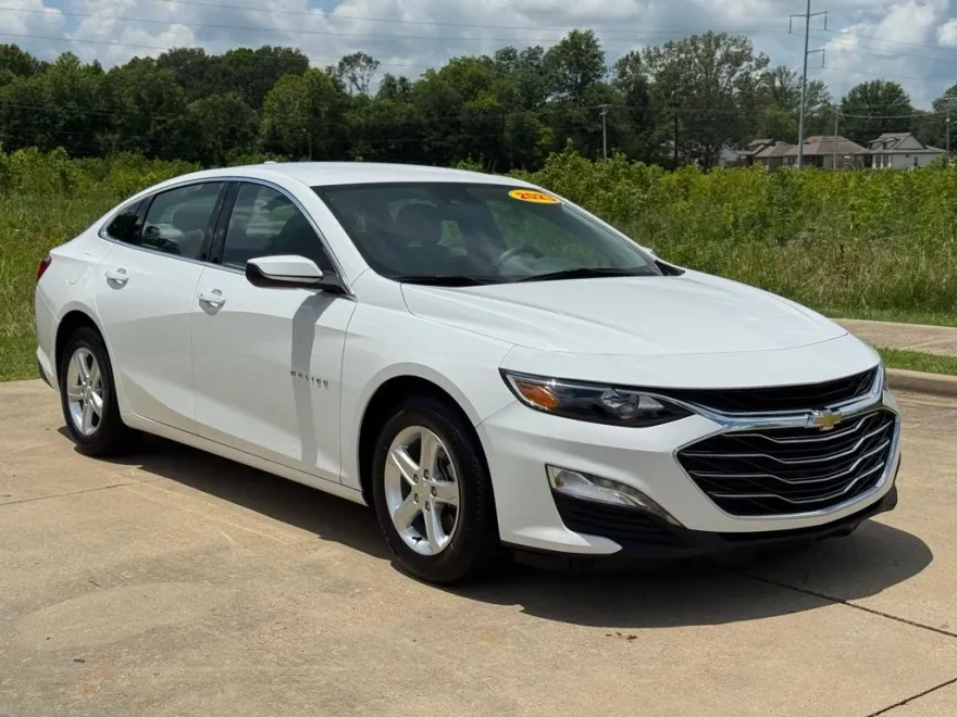2023 Chevrolet Malibu 1LT photo 1