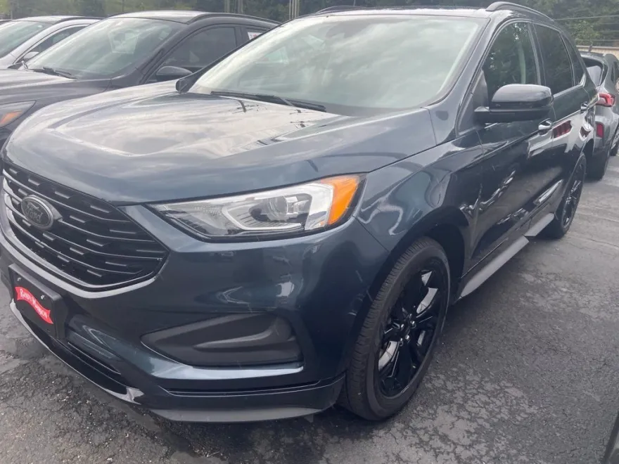 2022 Ford Edge SE photo 1