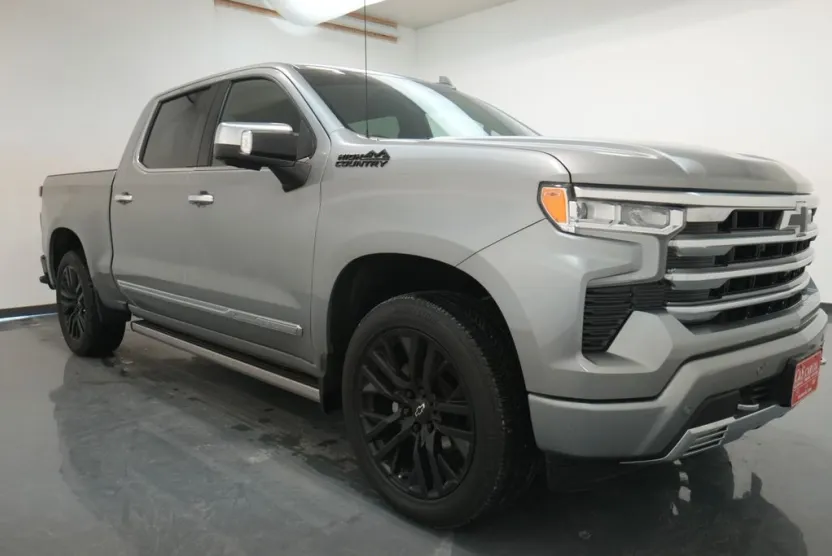 2024 Chevrolet Silverado 1500 High Country photo 1