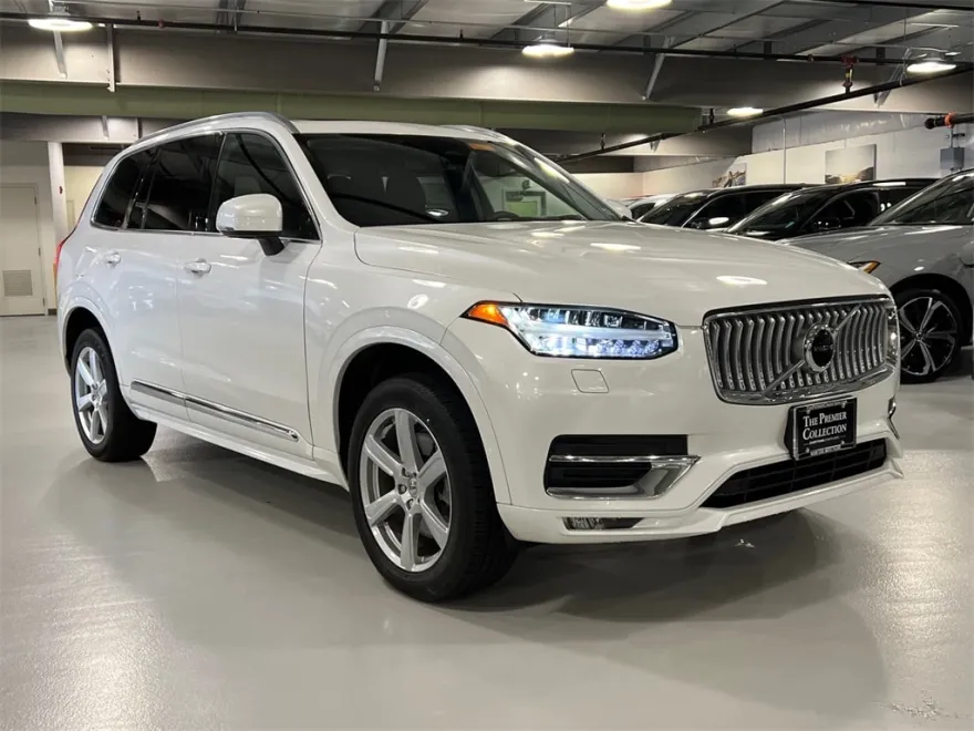 2024 Volvo XC90 B5 Core photo 1