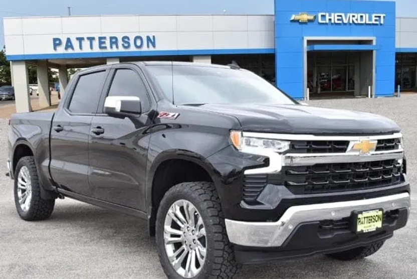 2025 Chevrolet Silverado 1500 LT photo 1