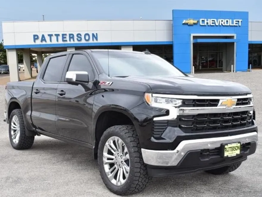 2025 Chevrolet Silverado 1500 LT photo 1
