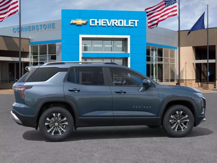 2026 Chevrolet Equinox LT photo 1