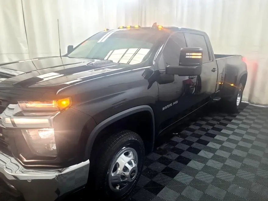 2021 Chevrolet Silverado 3500HD LT photo 1