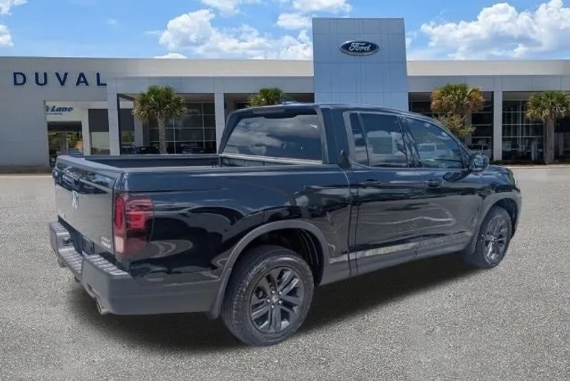 2023 Honda Ridgeline Sport photo 1