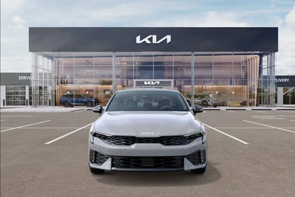 2025 Kia K5 GT-Line photo 1