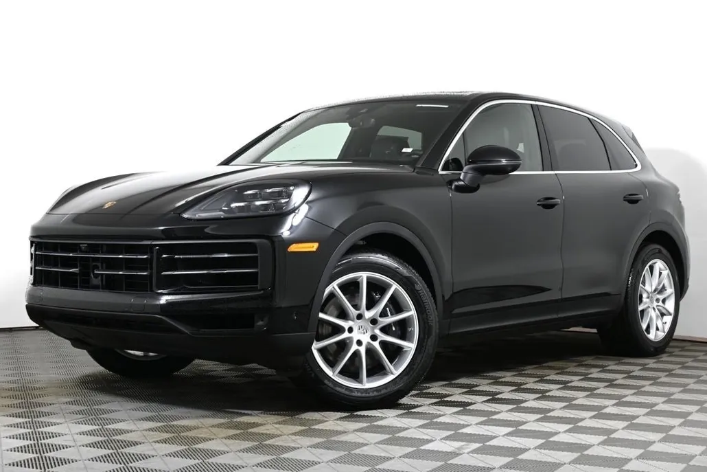 2024 Porsche Cayenne Base photo 1