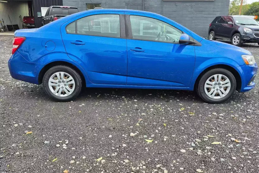 2017 Chevrolet Sonic LS photo 1