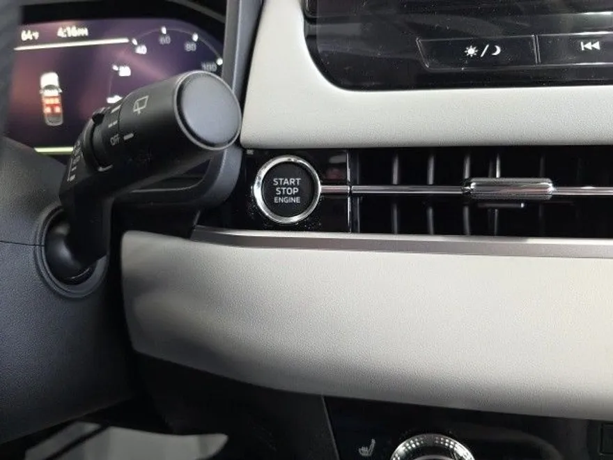 2025 Mitsubishi Outlander SEL photo 1