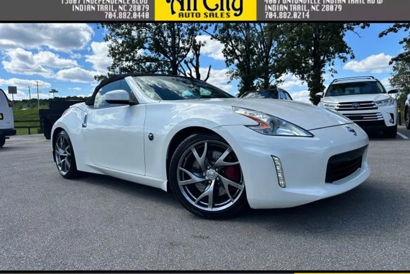 2013 Nissan 370Z Touring photo 1