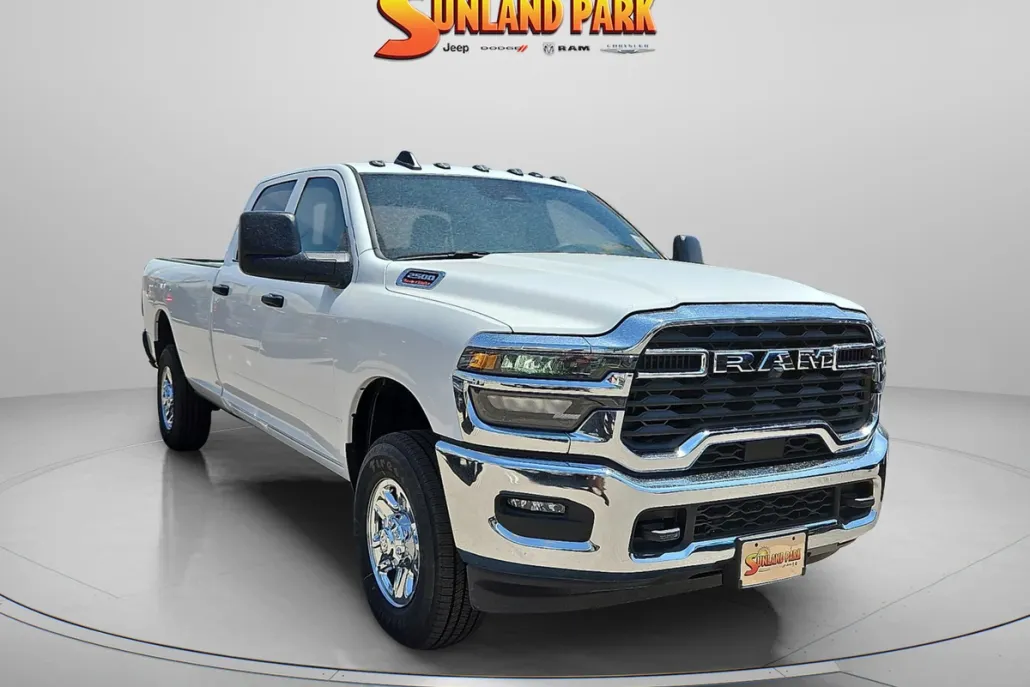 2025 Ram 2500 Tradesman photo 1