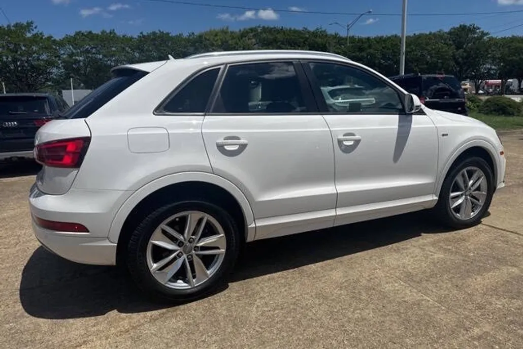 2018 Audi Q3 Premium photo 1