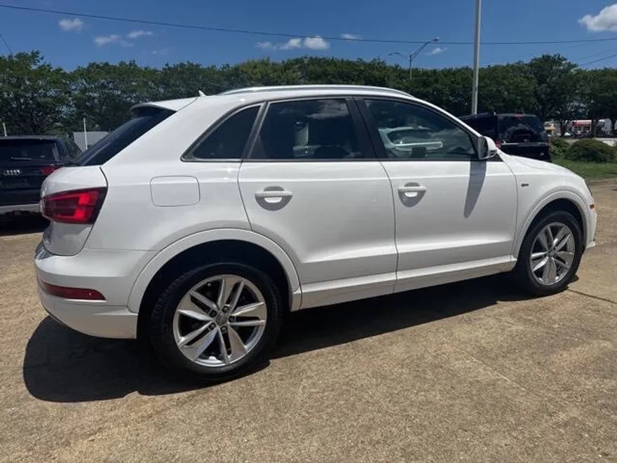 2018 Audi Q3 Premium photo 1