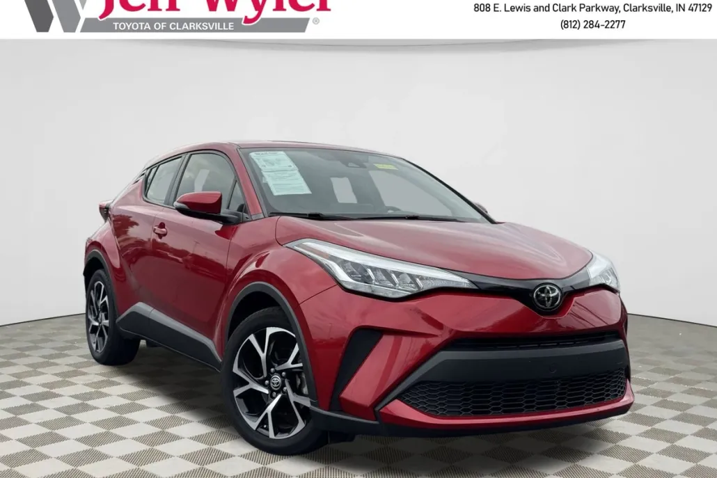 2021 Toyota C-HR XLE photo 1