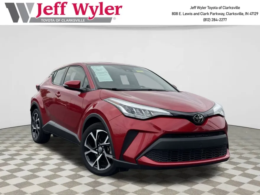 2021 Toyota C-HR XLE photo 1